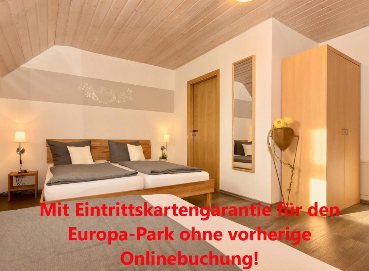 Hotel Gästehaus Glück wir haben immer Eintrittskarten für den Europa-Park für Sie! Rust Exterior foto